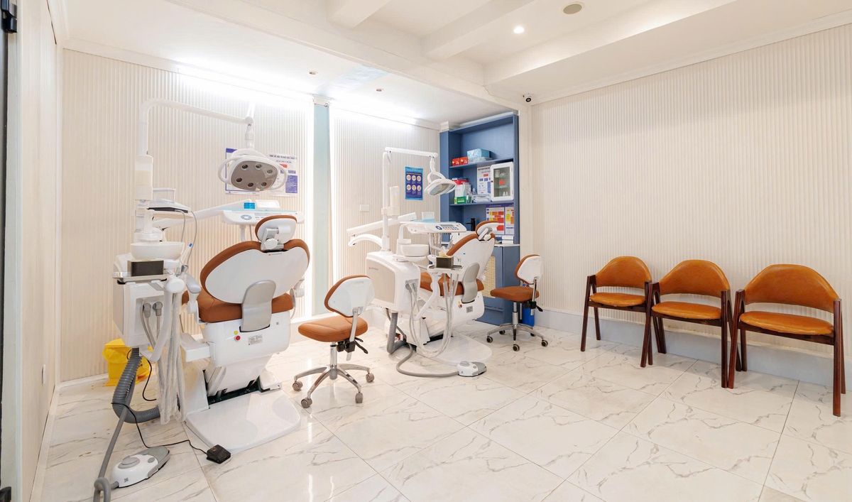 CAD/CAM dental technology for precise crowns and veneers Vietnam